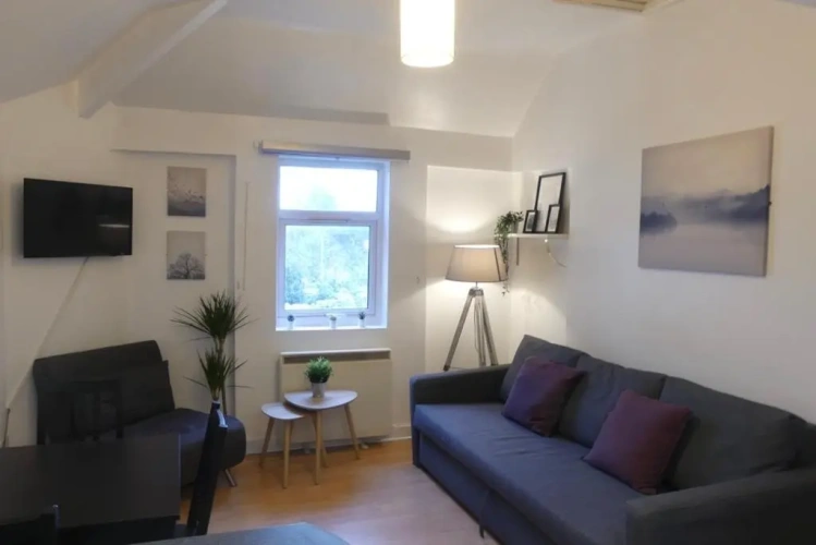 2 Bedrooms Apartment