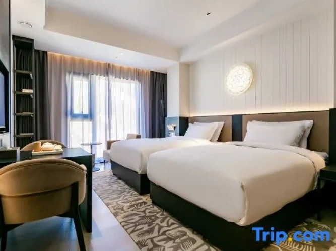 Standard Double room with city view