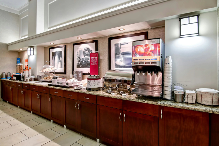 Hampton Inn & Suites by Hilton Calgary-Airport photo 28