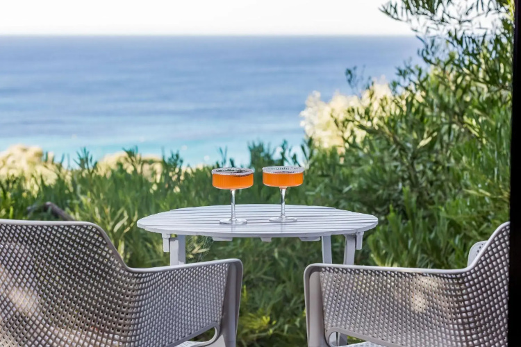The Lookout, Eagle Bay