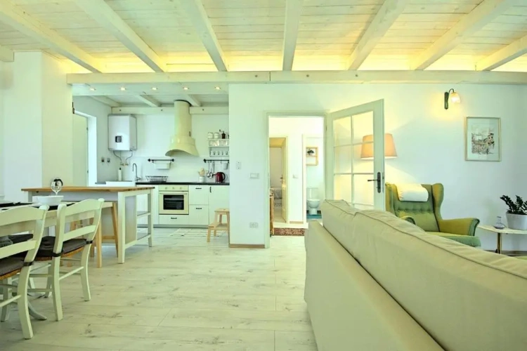 2 Bedrooms Villa