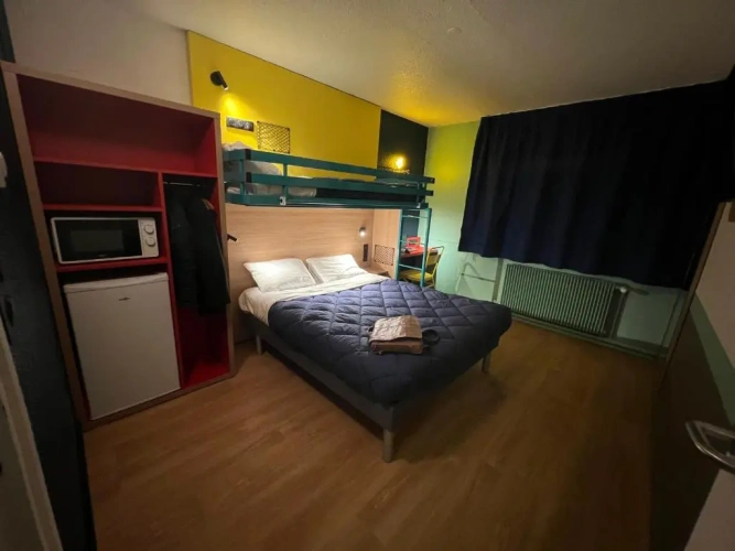 Standard Triple room