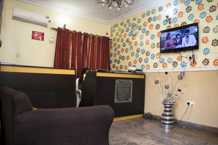 Maxton Suites
