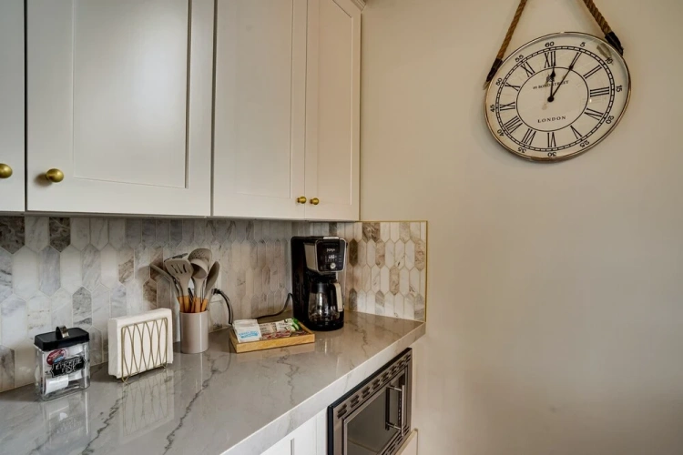 4 Bedrooms Cottage