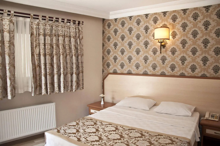 Ronax Hotel
