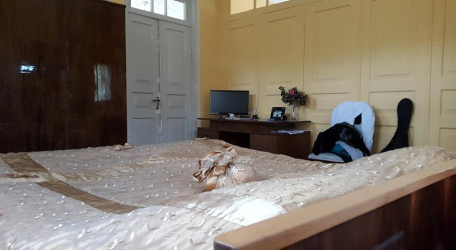 Mose'S Guest House