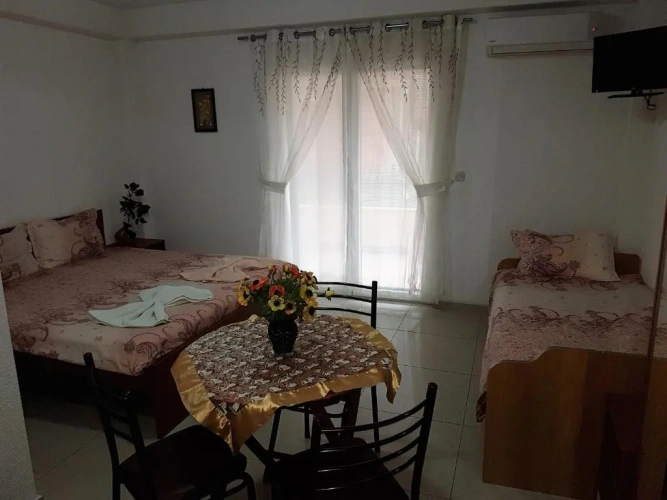 Standard Triple Basement room