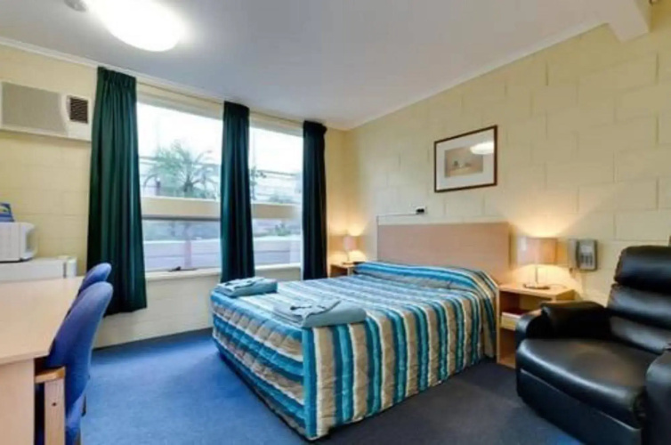 Enfield Motor Inn