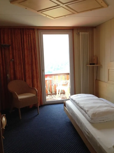 Standard Single room with balcony and with mountain view