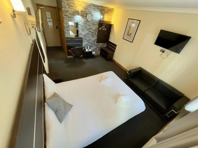 Epsilon Hotel