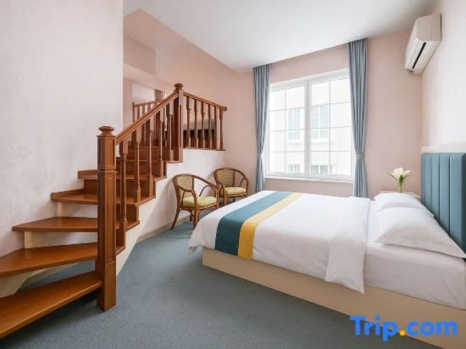 Deluxe Family Duplex Suite