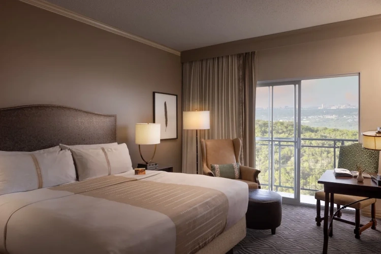 Deluxe Double room with city view