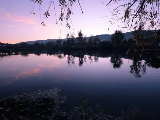 Shaxi Crescent Lake Homestay