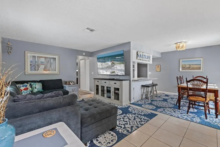Aqua Beach Bungalow
