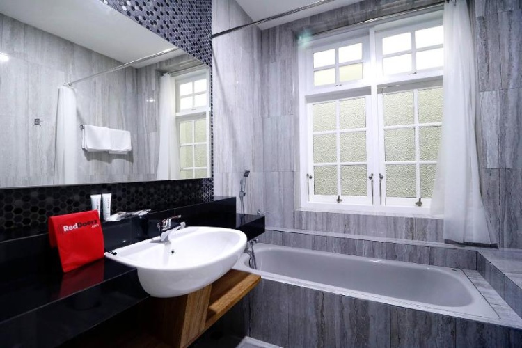 Standard Double Suite