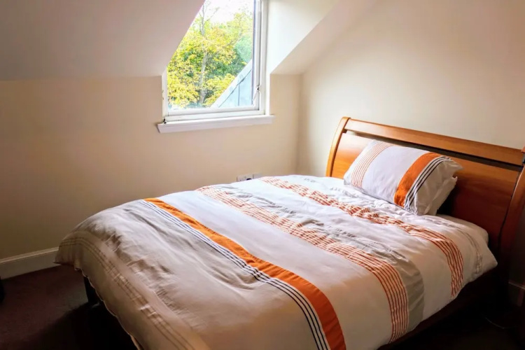 2 Bedroom Penthouse in Edinburgh