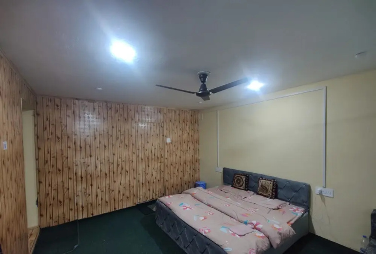 Hatyz Guest House And Restaurant