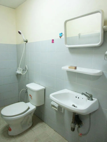 Yai Shop & Rooms