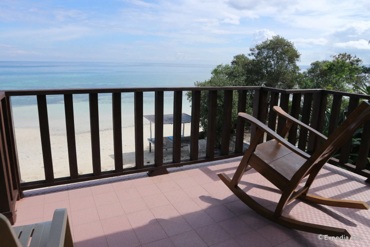 Blue Wave Inn Beach Resort & Restaurant