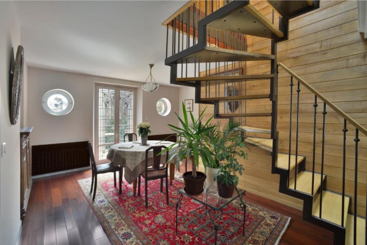 2 Bedrooms Duplex Apartment