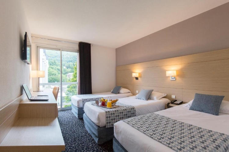 Triple room