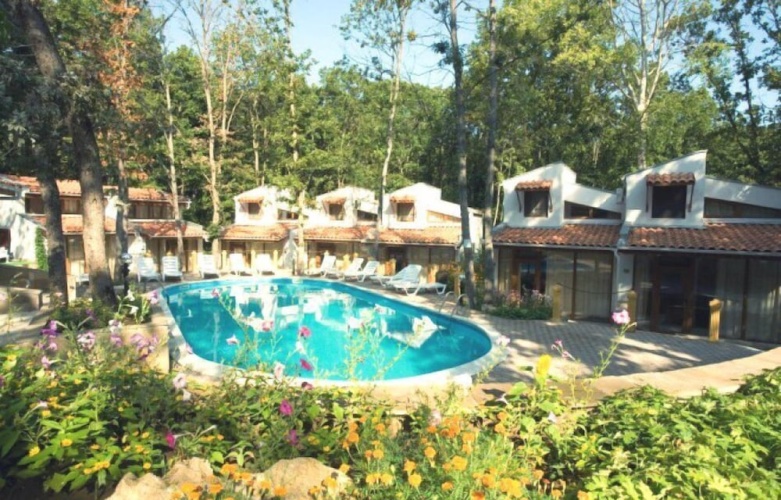 Family Villa with balcony and with garden view