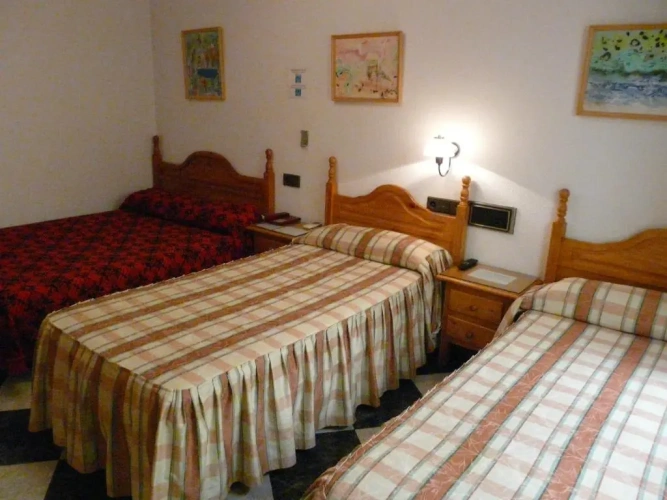 Standard Triple room