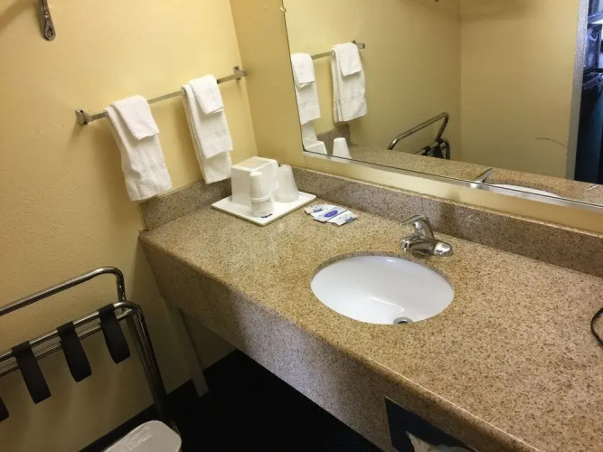 Knights Inn Independence