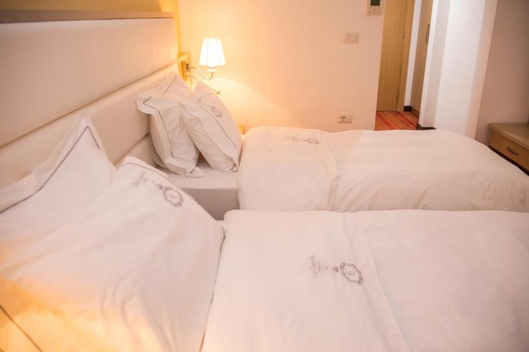 Standard Twin room with sea view