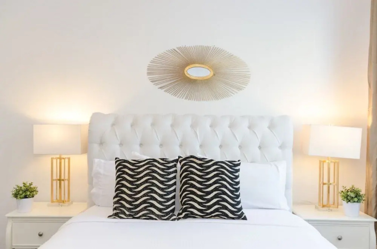VIP LA Hollywood 5 BD Famous Suite