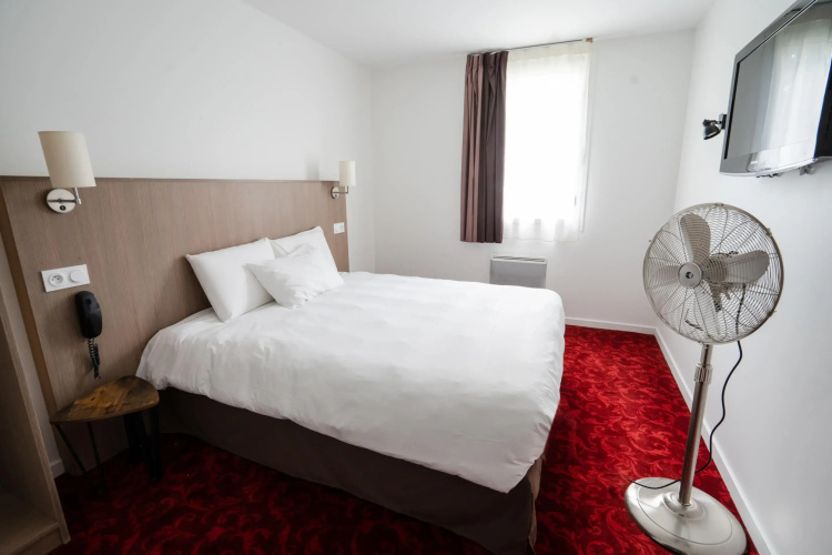Brit Hotel Essentiel CHOLET