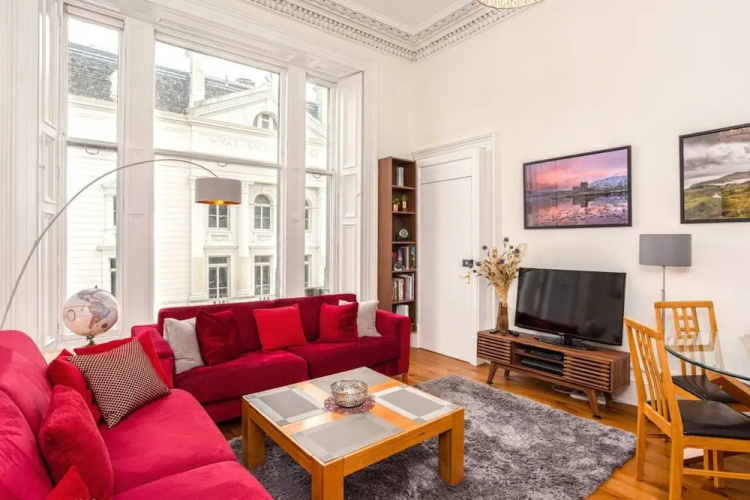 2 Bedroom Flat in Central Edinburgh