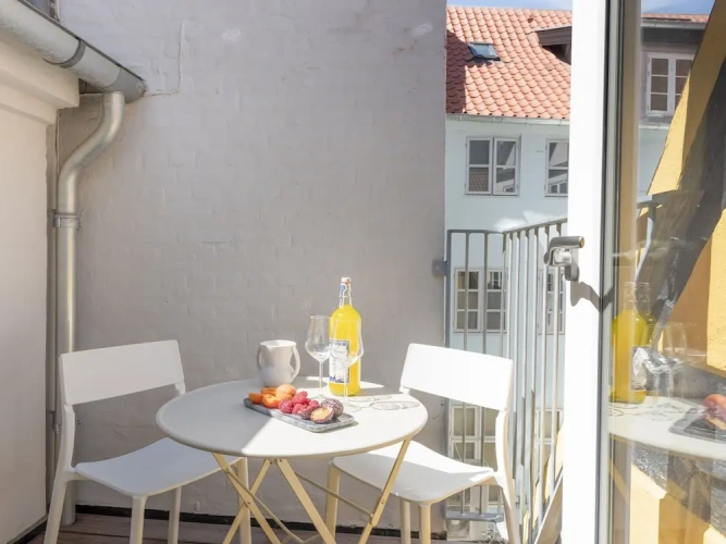 1 Bedroom Apartment with city view