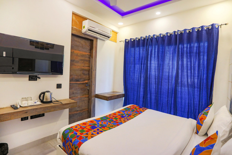 FabHotel F9 Noida Sector 27