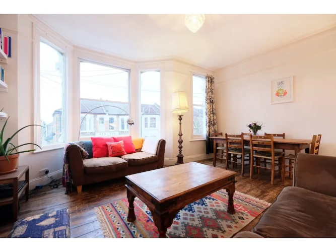 Sunny, Bohemian-style Flat For 4 in Queens Park