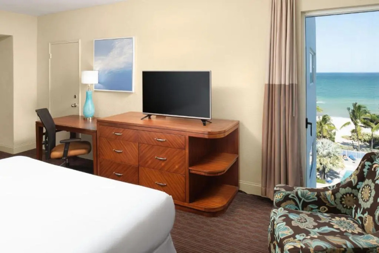 Sherry Frontenac Oceanfront Hotel