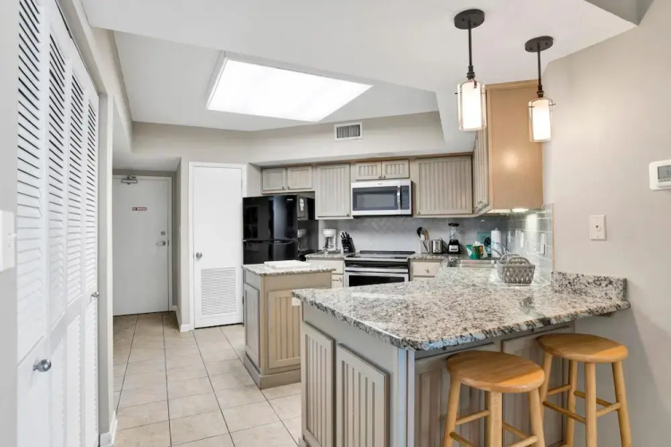 Windward Pointe 1002