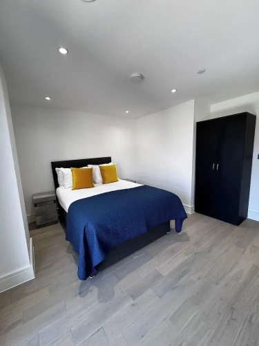 3 Bedrooms Apartment