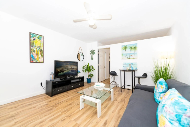 710 South Beach Apartment