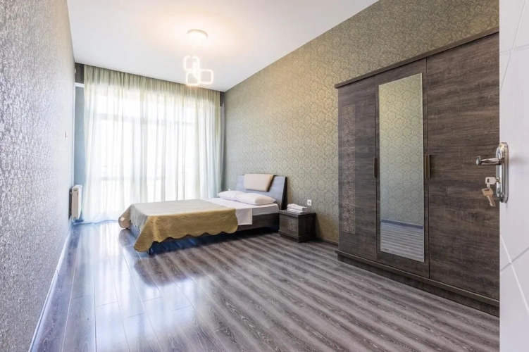 3 Bedrooms Apartment