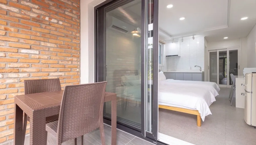1 Bedroom Premier Twin room with balcony