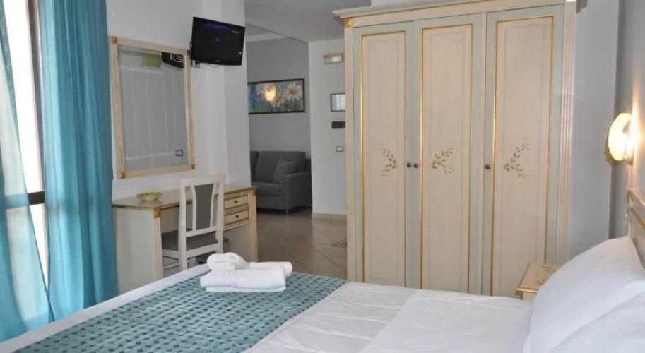 Helios Hotel
