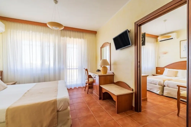 Standard Quadruple room with balcony