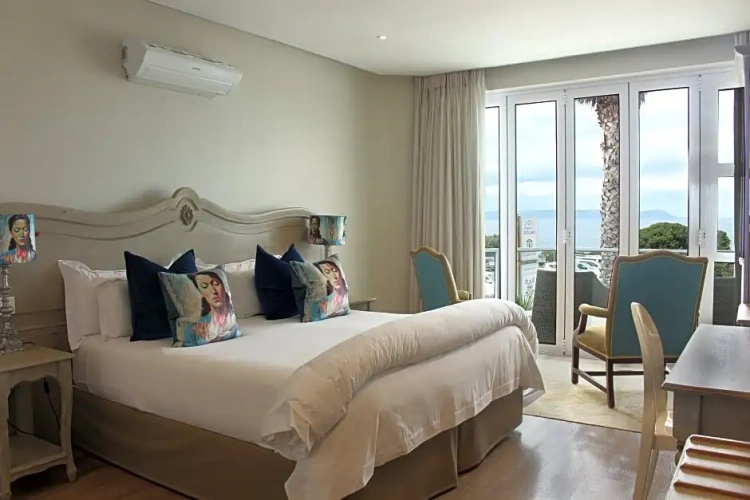 Luxury room with sea view