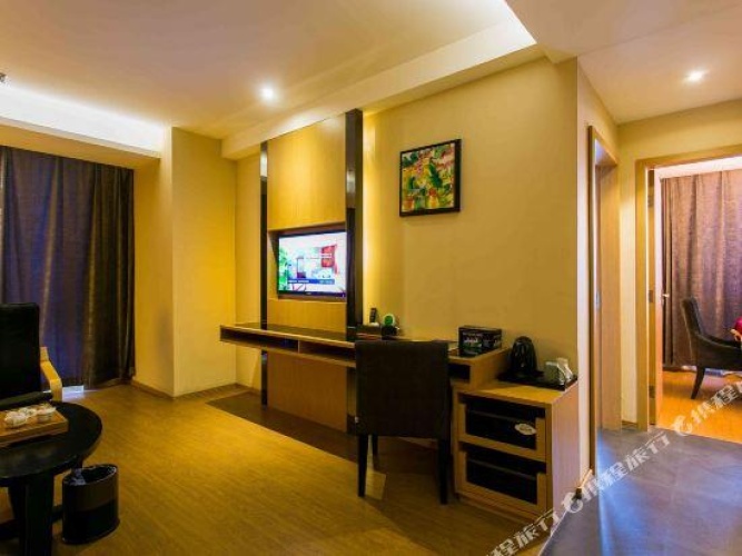 Deluxe Suite