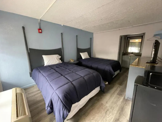 Budgetel Inn & Suites