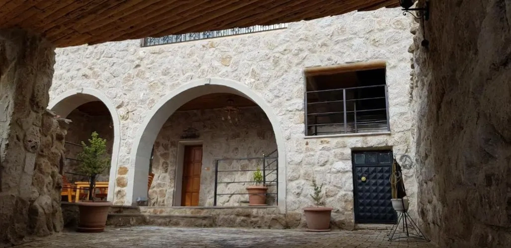 2 Bedrooms Cottage