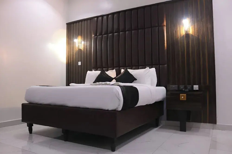 Victorian Bloom Hotel and Resort