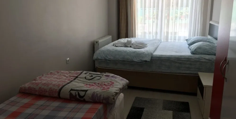 3 Bedrooms Apartment
