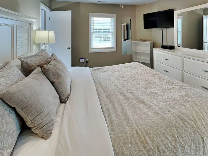 Luna Escape by Topsail Realty
